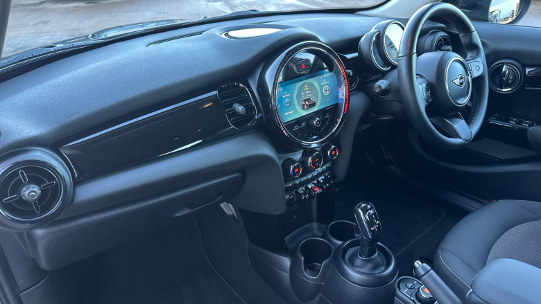 MINI Hatchback 1.5 Cooper Classic 5dr Auto Petrol Hatchback